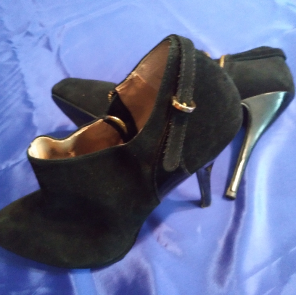 Boston Proper black booties